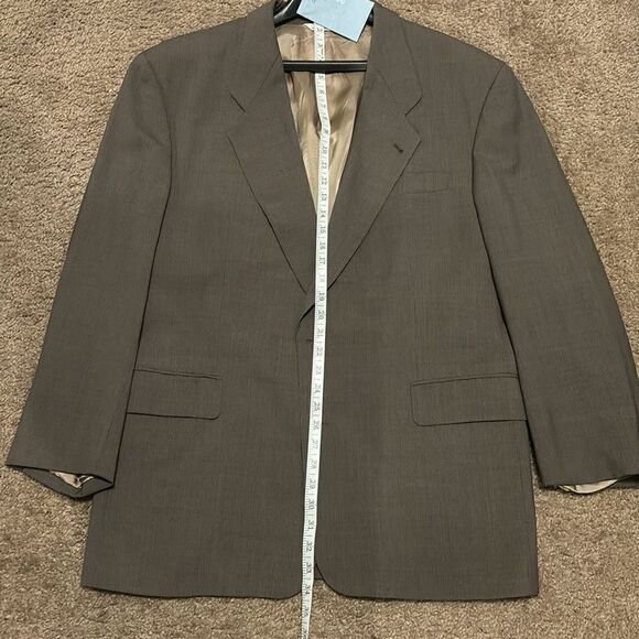 Hugo Boss Gray/Beige knit suit. - Picture 11 of 12